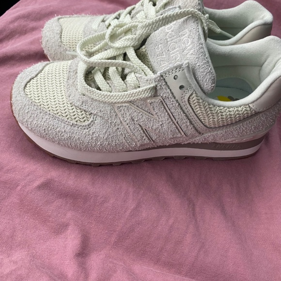 New Balance Sneakers - Picture 2 of 5